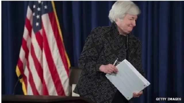 تقول يلين إنه لا توجد "صيغة آلية" لتحديد موعد رفع معدلات الفائدة 