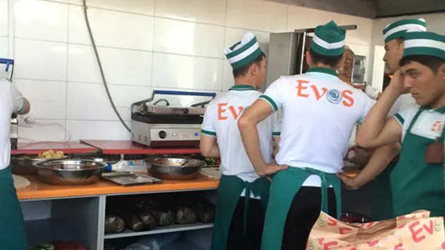 Расмийларга кўра, ҳодиса пайти бино ичкарисида ҳеч ким бўлмаган