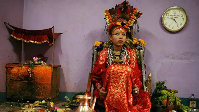 ماننے کو یقین ہے کہ سمیتا مشہور ہندو دیوی ’دُرگا‘ کا کوئی جنم ہے