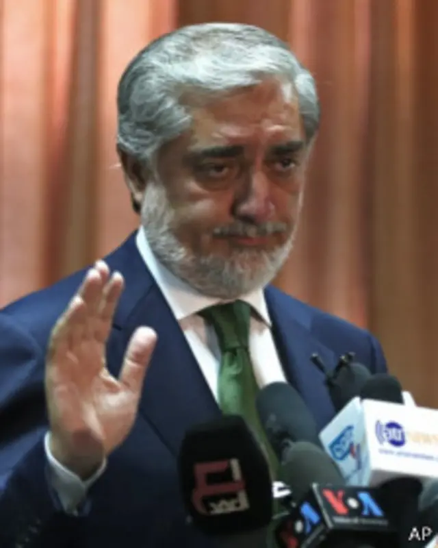 عبدالله عبدالله، درحال حاضر رابطه اش را کاملا با کمیسیون انتخابات قطع کرده است