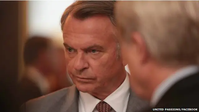 O brasileiro João Havelange é representado prelo neozolandês Sam Neill