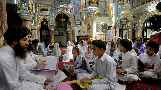 پشاور میں سکھوں کی ایک بڑی تعداد آباد ہے