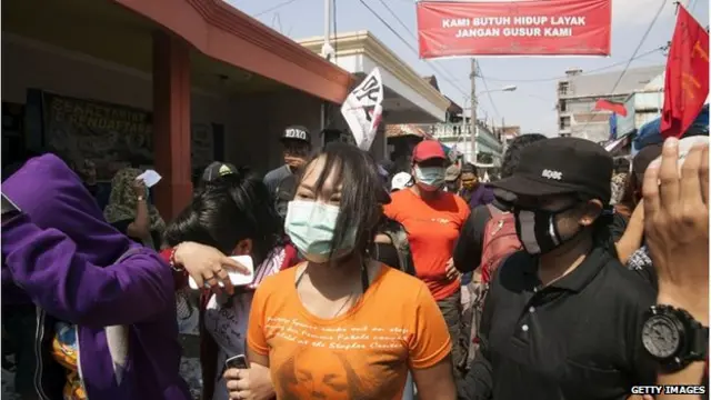 Biểu tình diễn ra hàng ngày trong khu phố trước ngày diễn ra hạn chót