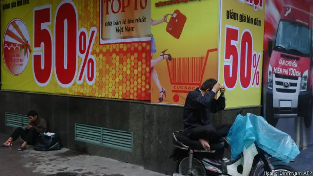 Mỗi người Việt Nam hiện đang gánh hơn 1.000 đôla nợ công