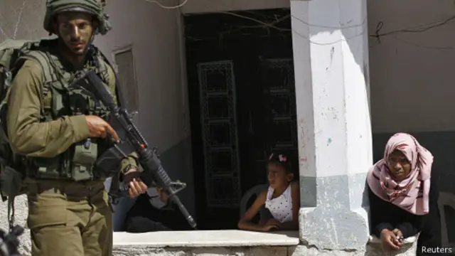 عملية البحث عن المستوطنين الثلاثة التي يشارك فيها الجيش متواصلة