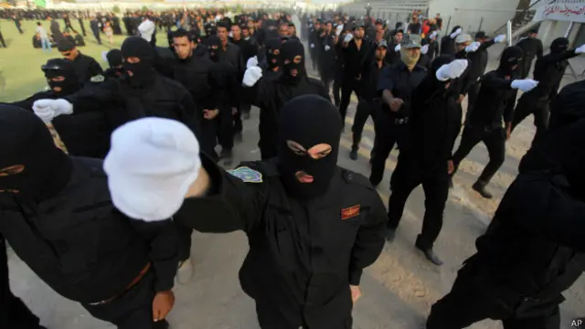 Добровольцы