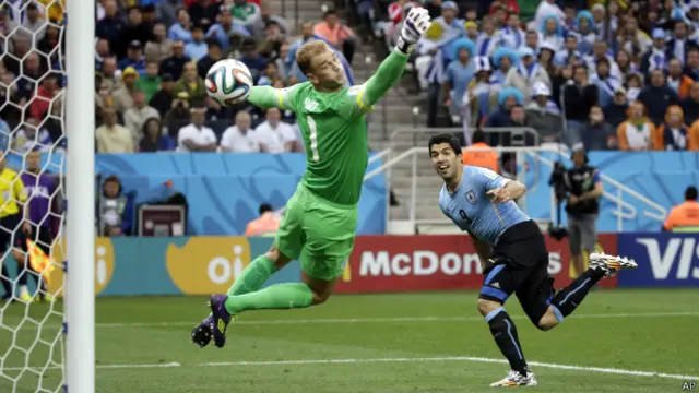 کھیل کے 39ویں منٹ میں کاوانی کے پاس کو سواریز نے ہیڈ لگا کر انگلش گول میں پہنچا دیا