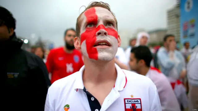 میچ کے بعد انگلش مداحوں کے چہروں پر مایوسی اور صدمے کے آثار نمایاں تھے۔