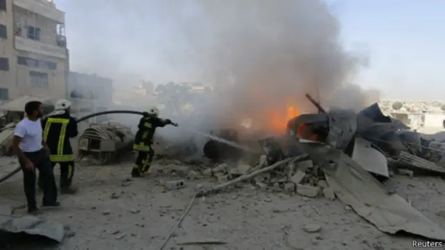 التفجير وقع في بلدة تسيطر عليها القوات الحكومية.