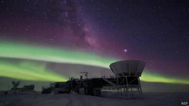 ركزت الانتقادات بشأن نظرية اكتشاف إشارة تمدد الفضاء على وجود ثغرات في تحليل وأساليب بيسيب2