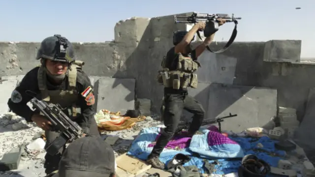 Pasukan khusus Irak telribat pertempuran sengit dengan gerilyawan ISIS.
