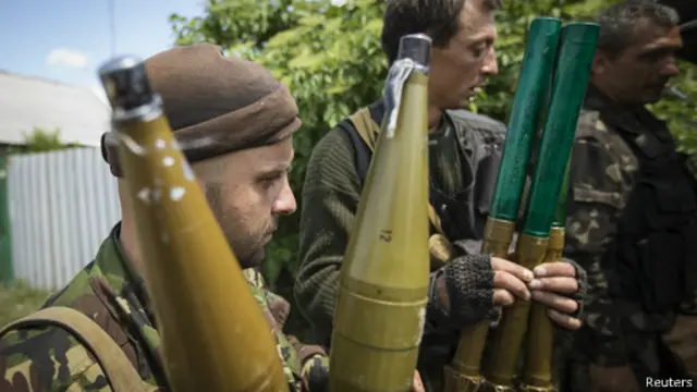 بوروشينكو طرح خطة السلام في الوقت الذي يتواصل فيه القتال في دونيتسك