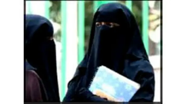 خدا ما «زن»ها را چنانکه «باید» آفرید، نه چنانکه بسیاری از «مرد»ها فکر می کنند، یا          می خواهند ما فکر کنیم.