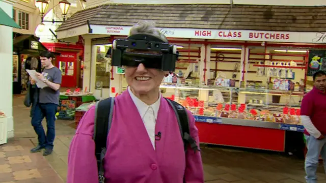 رائل نیشنل انسٹی ٹیوٹ آف بلائنڈ پیپل اس منصوبے پر نظر رکھے ہوئے ہے اور اسے ایک اہم پیش رفت قرار دے رہا ہے