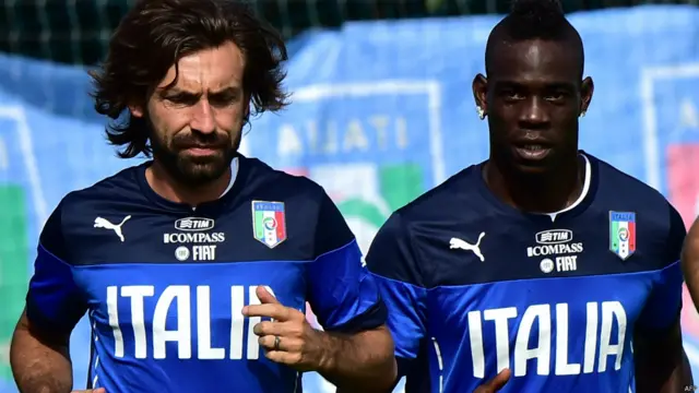 Pirlo y Balotelli, dos generaciones, dos estilos y un mismo objetivo: el título mundial.
