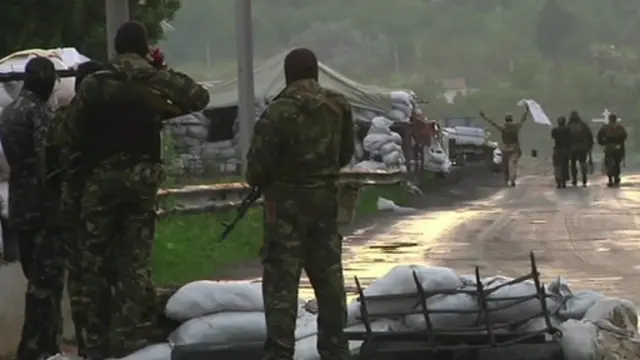 Tentara Ukraina melakukan penjagaan di wilayah timur negara itu.