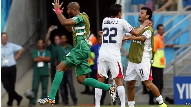 كوستاريكا فازت في مباراتها الأولى على اوروغواي بثلاثة أهداف