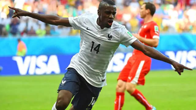 Pháp có khởi đầu thuận lợi với 3 bàn thắng dẫn Thụy Sỹ ở ngay hiệp một.