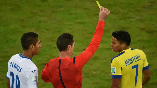 De los goles a las tarjetas amarillas: esta vez la llamada de atención es para Jefferson Montero, también de Ecuador.