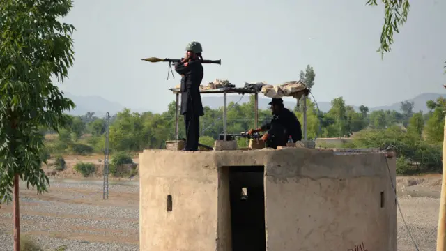 تحریک طالبان پاکستان پاکستانی فوج پر حملوں کی ذمہ داری قبول کرتی رہتی ہے