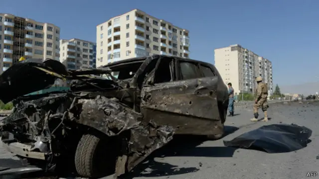 پلیس می گوید که خودرو حامل رئیس دبیرخانه شورای عالی صلح آسیب دید 