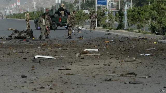 انفجار در ساعتی روی داد که هنوز رفت و آمد در خیابان محل رویداد خیلی زیاد نبود