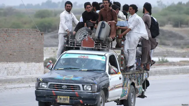 उत्तरी वज़ीरिस्तान में कार्रवाई करने के लिए अमरीका का लंबे समय से पाकिस्तान पर दबाव था, लेकिन हाल में कराची में एयरपोर्ट पर हुए हमले के बाद पाकिस्तान ने इस इलाके में सैन्य अभियान शुरू करने का फ़ैसला किया.