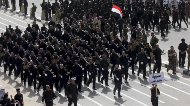 Dân quân Shia diễu hành thể hiện sức mạnh ở Baghdad