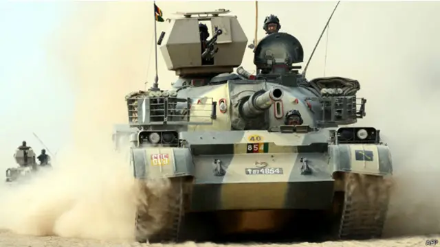 ينفذ الجيش الباكستاني منذ اسبوع عملية عسكرية واسعة ضد المسلحين