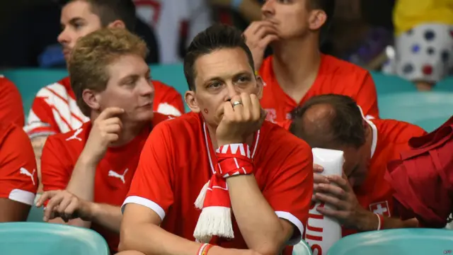 در دیدار دوم روز دهم، سوئیس با نتیجه ۲-۵ از فرانسه شکست خورد