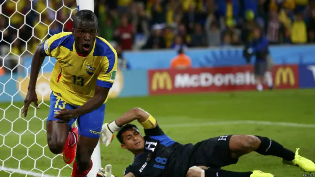 انر والنسیا زننده هر دو گل اکوادور بود