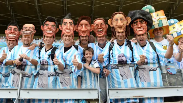 ارجنٹینا کے حامیوں کی ایک بہت بڑی تعداد سٹیڈیم میں موجود تھی۔ 