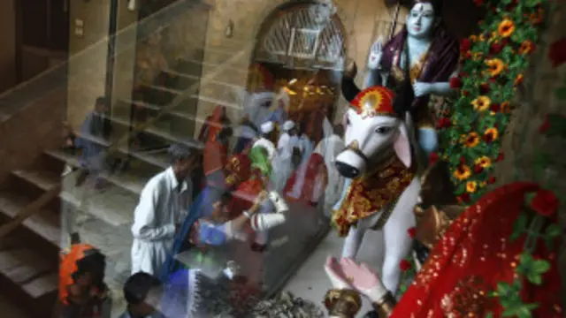 ہندو پنچائت کے باقی ارکان جو مبینہ طور پر ونی کے اس فیصلے میں شامل تھے ان کی تلاش جاری ہے