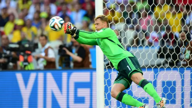 جرمن گول کیپر مینوئل نوئر کو متعدد گول بچانے پڑے۔