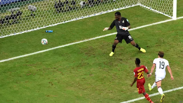 میچ کے دوسرے ہاف میں ماریو گوٹسر نے گول کر کے اپنی ٹیم کو برتری دلوا دی۔