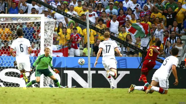 گھانا نے دوسرا گول کر کے جرمنی پر برتری حاصل کر لی۔ گھانا کی طرف سے دوسرا گول مونتاری نے کیا۔ 