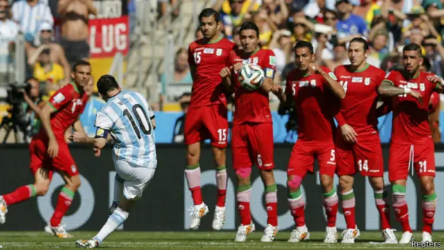 Lionel Messi menjadi bintang pertandingan lawan Iran