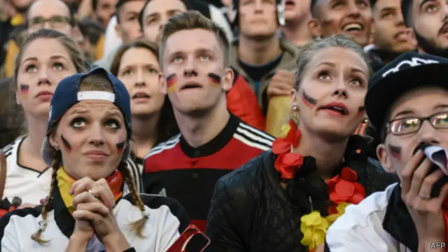 Pendukung Jerman memadati Stadion Estadio Castelao
