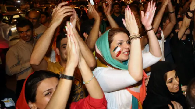 ارجنٹینا کے گول کیپر جو پہلے ہاف میں صرف گول پوسٹ میں ٹہلتے رہے دوسرے ہاف میں عمدگی سے تین گول بچائے۔