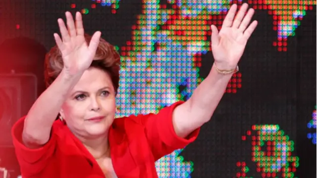 Dilma Rousseff chega à convenção do PT em Brasília (AP)