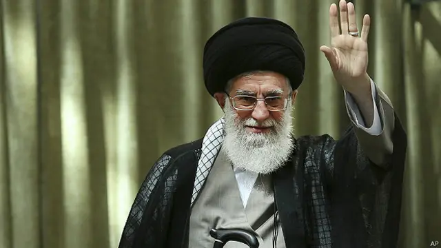 اتوار کو ایران کے روحانی پیشوا آیت اللہ علی خامنہ ای نے امریکہ کی عراق میں مداخلت کی مخالفت کی