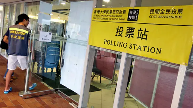 这场公投是香港回归17年“一国两制”实践过程中的矛盾集中爆发