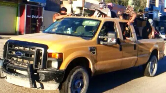 ဆွန်နီသူပုန်များမြို့ထဲဝင်လာ