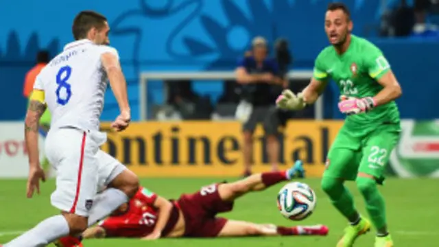 Bàn thắng của Dempsey được 'cơn mưa tweet'