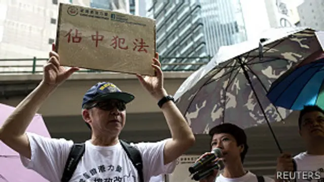 在北京，官方媒体《环球时报》将这次公投称为“闹剧”，并称中央政府与港府都不会承认这次投票结果