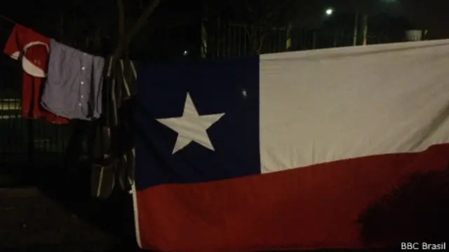 bandeiras penduradas