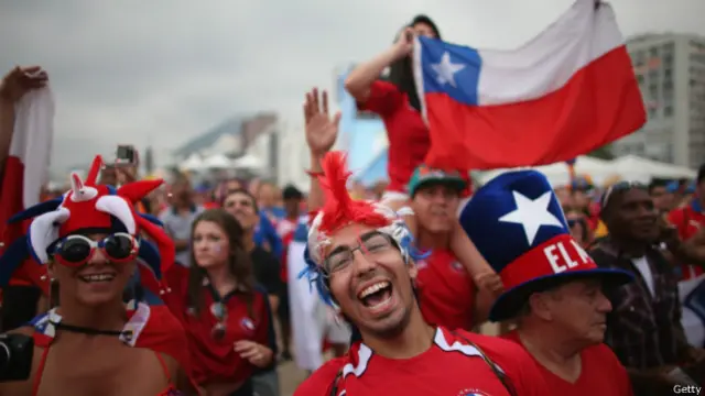 A invasão das torcidas sul-americanas foi a grande história das duas primeiras rodadas do mundial