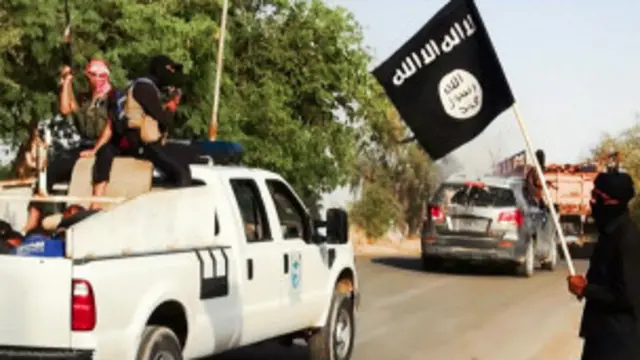 عراق میں شدت پسند شمالی اور مغربی حصوں میں اپنا کنٹرول بڑھا رہے ہیں