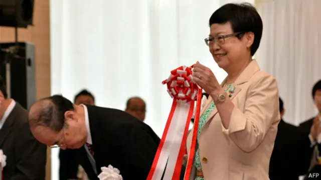 仪式上东博表示，对海报用字造成了台湾方面的深切困扰致歉，而出席开幕式的台北国立故宫博物院院长冯明珠也表示接受东博道歉。