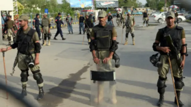 اسلام آباد ایئرپورٹ کے اندر رینجرز اہل کاروں کو تعینات کیا گیا تھا